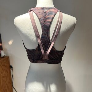 Women's Swirl Pattern Sports Bra